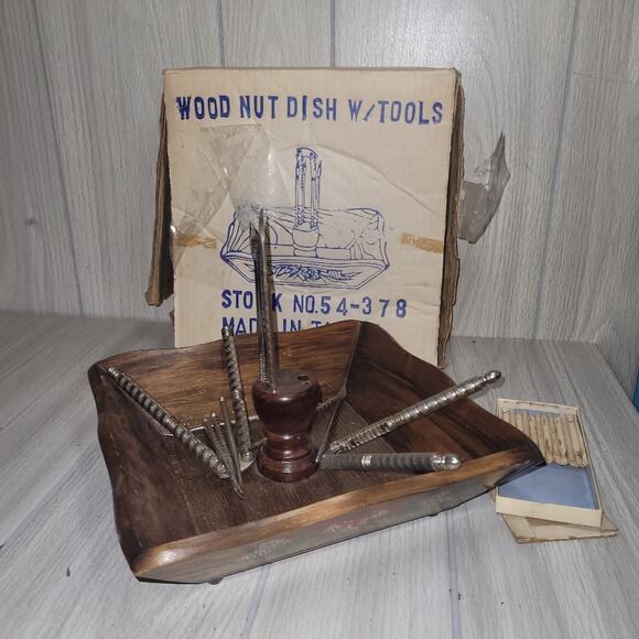 Vtg Hand Painted Wood Nut Bowl Shell Cracking Tools Holiday Design Christmas - Picture 4 of 10